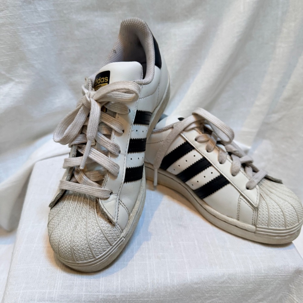 Adidas Superstar Sneakers Size 4 White Black FU7712 Shell Toe Leather Low Top